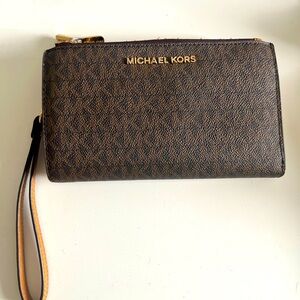 Michael Kors wristlet